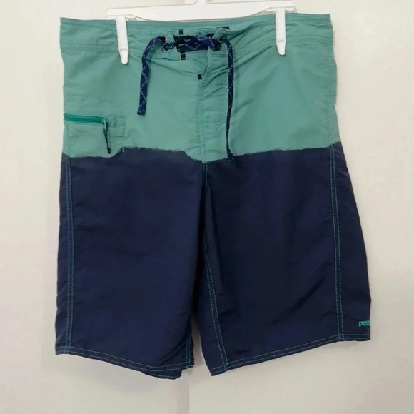 Patagonia  Men's Board-shorts - Picture 1 of 10